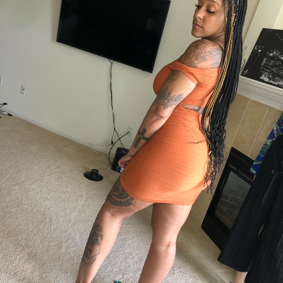 Dress - Picture 2 of 2